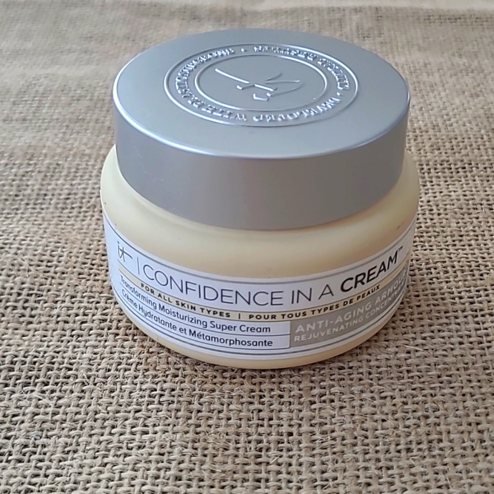 It Cosmetics Confidence in a Cream Moisturizer